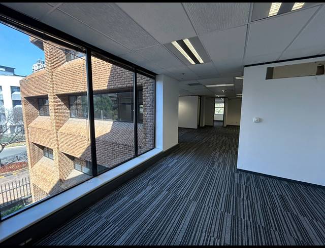332M² OFFICE TO LET IN SANDTON CENTRAL